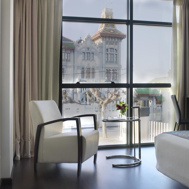 Hotel Villa Rosario Ii, Edificio Moderno リバデセリャ エクステリア 写真