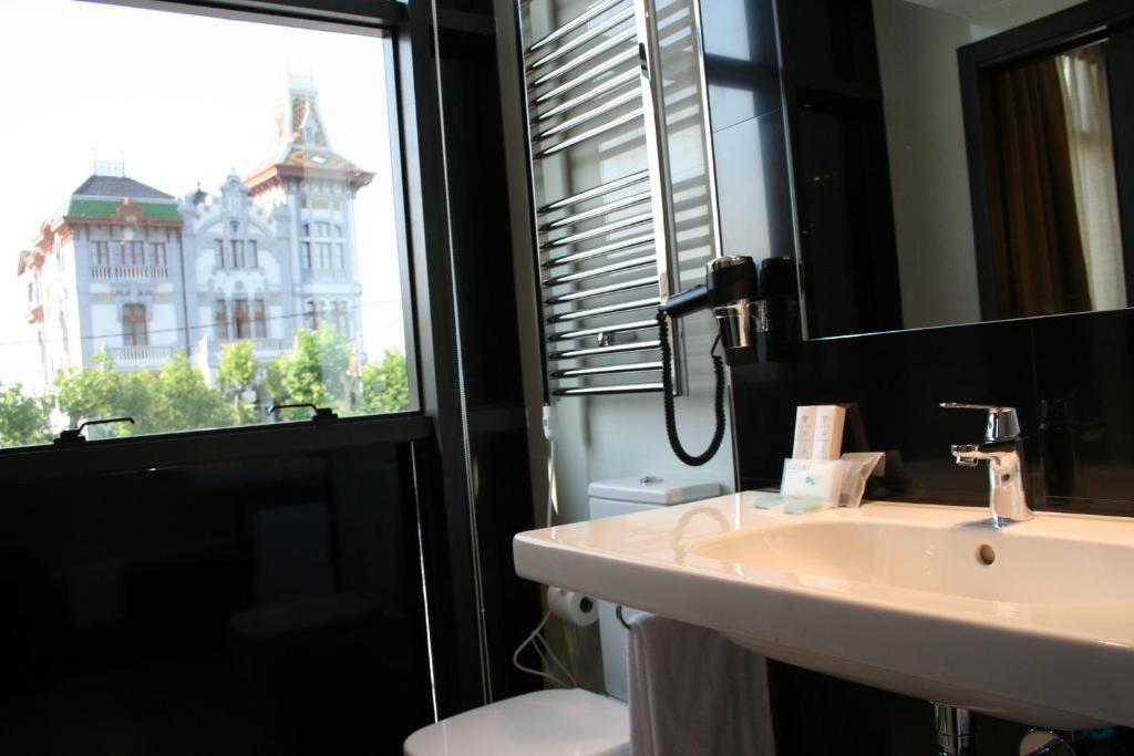 Hotel Villa Rosario Ii, Edificio Moderno リバデセリャ エクステリア 写真